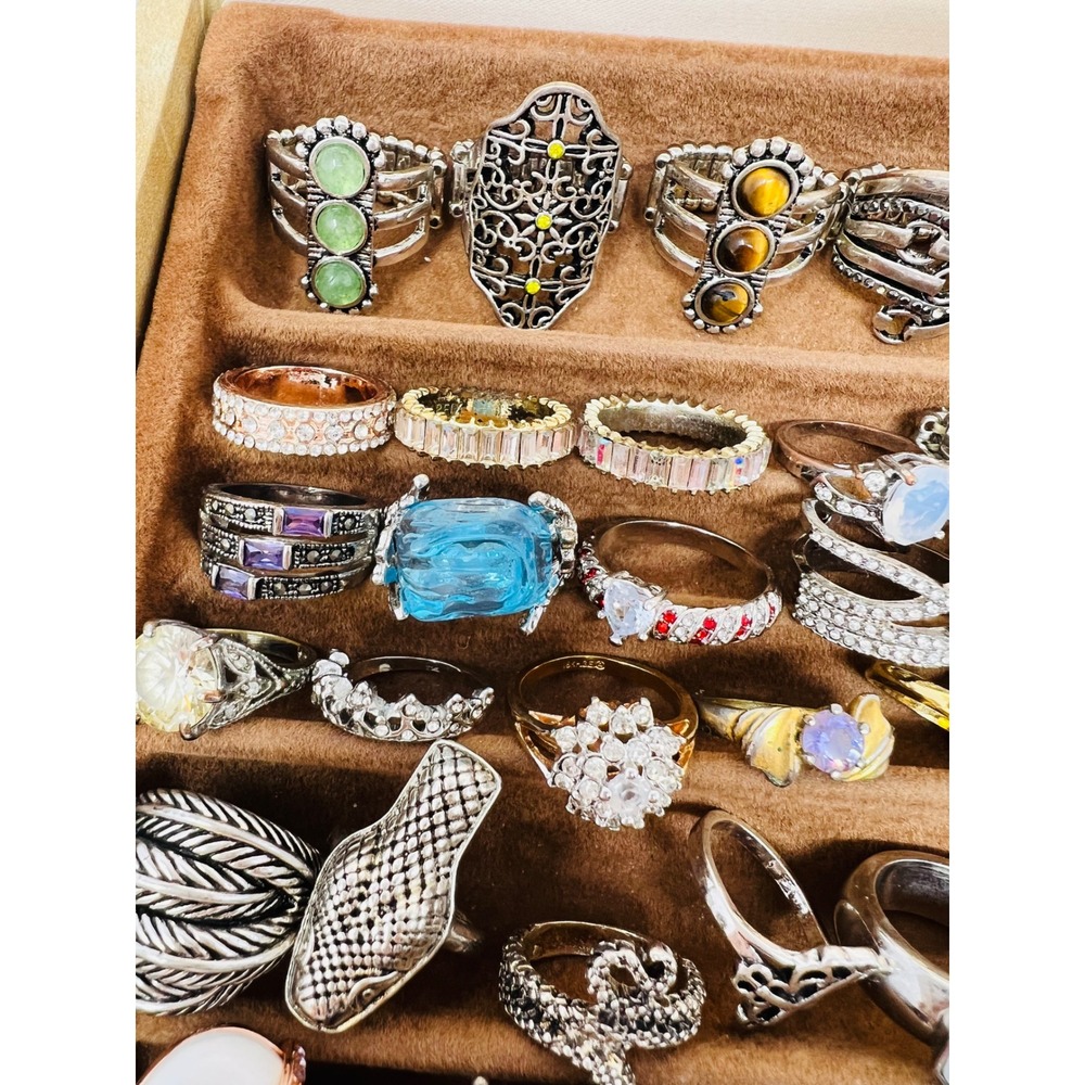 Vintage & Modern Gold & Silver Tone Assortment Fashion Statement Rings Lot of 85 - Picture 10 of 16